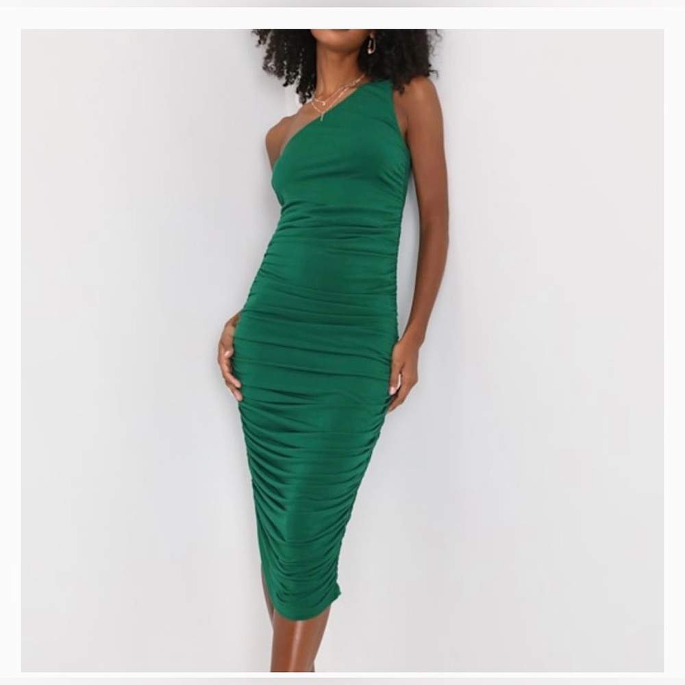 Lulu’s one shoulder green bodycon dress